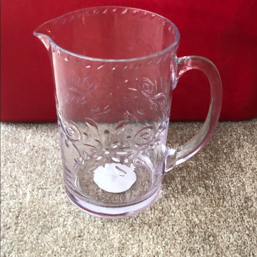 Plastic pitcher